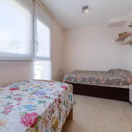 Holiday Home *